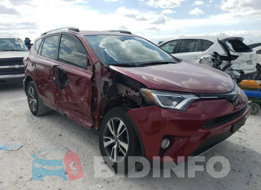 JTMWFREV9JD125316 Photo# 4