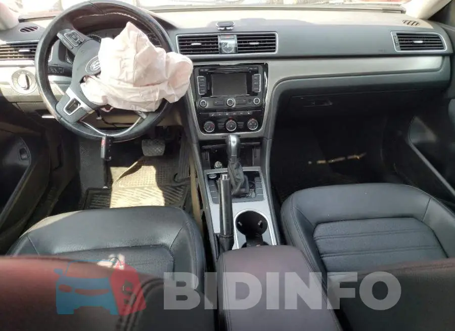 1VWBS7A33FC013883 Photo# 8