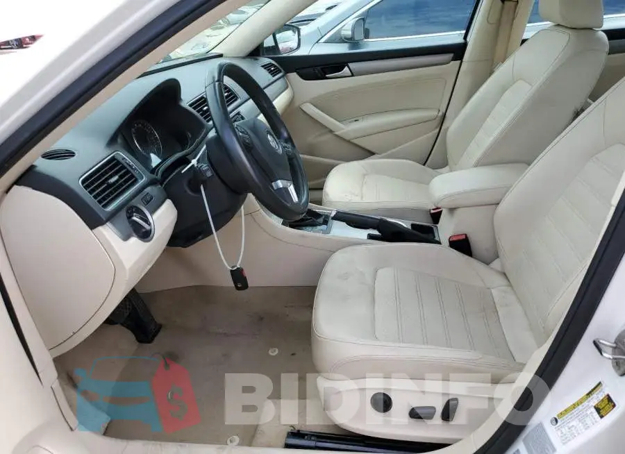 1VWBS7A35FC022407 Photo# 7