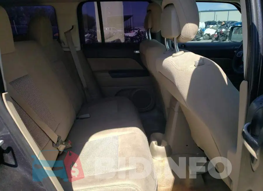 1C4NJPBA8FD178239 Photo# 10