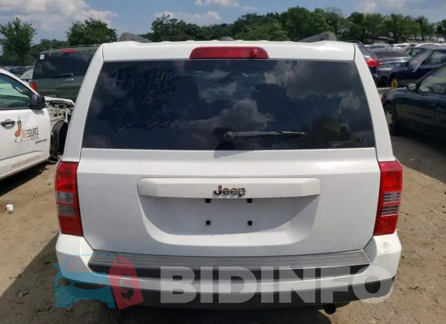 1C4NJPBB4GD569835 Photo# 6