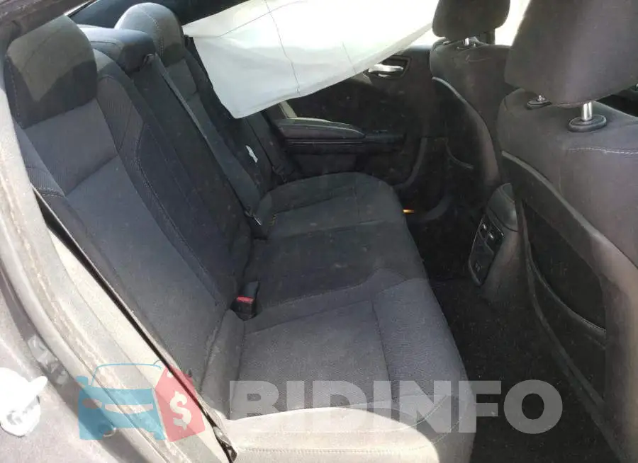 2C3CDXHG7GH327632 Photo# 10