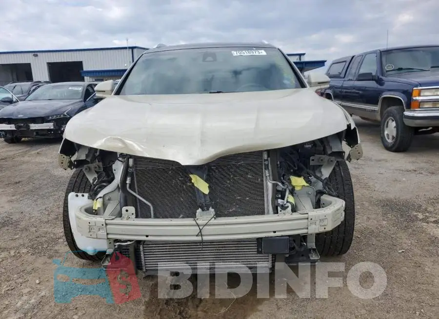 2LMTJ8LP2GBL86947 Photo# 5
