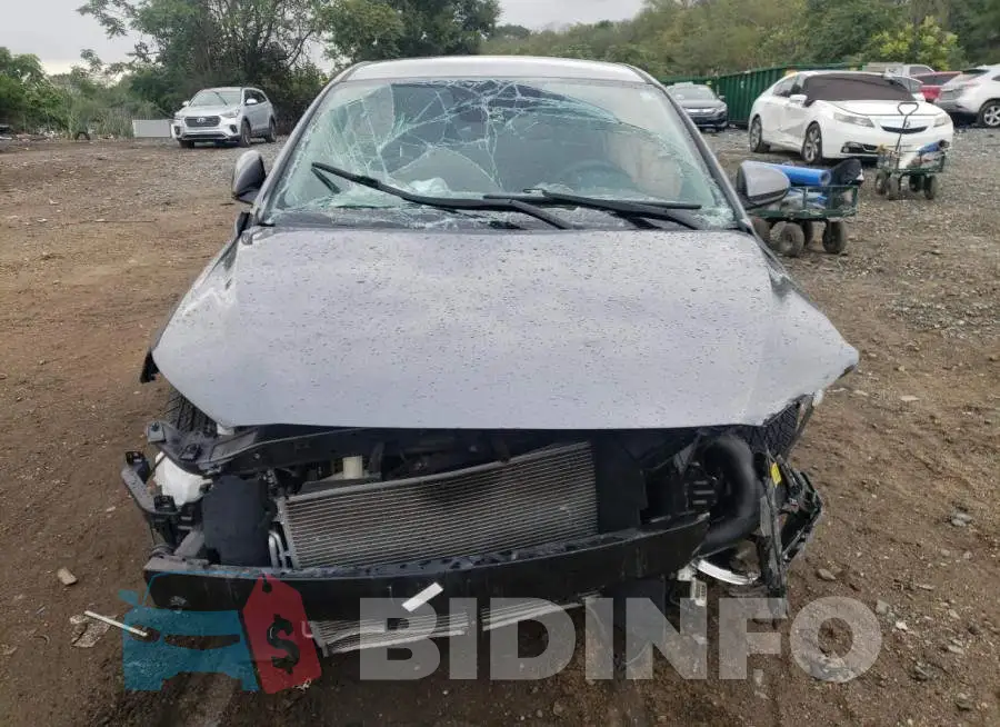 5NPD84LF6JH257802 Photo# 5