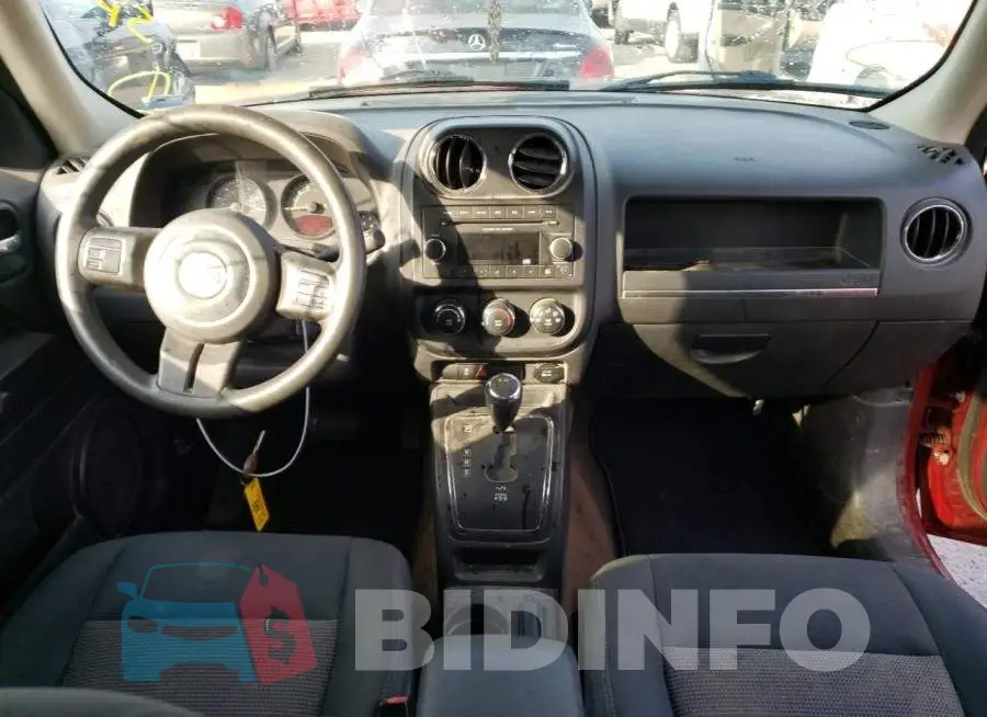 1C4NJRBB1ED820853 Photo# 8