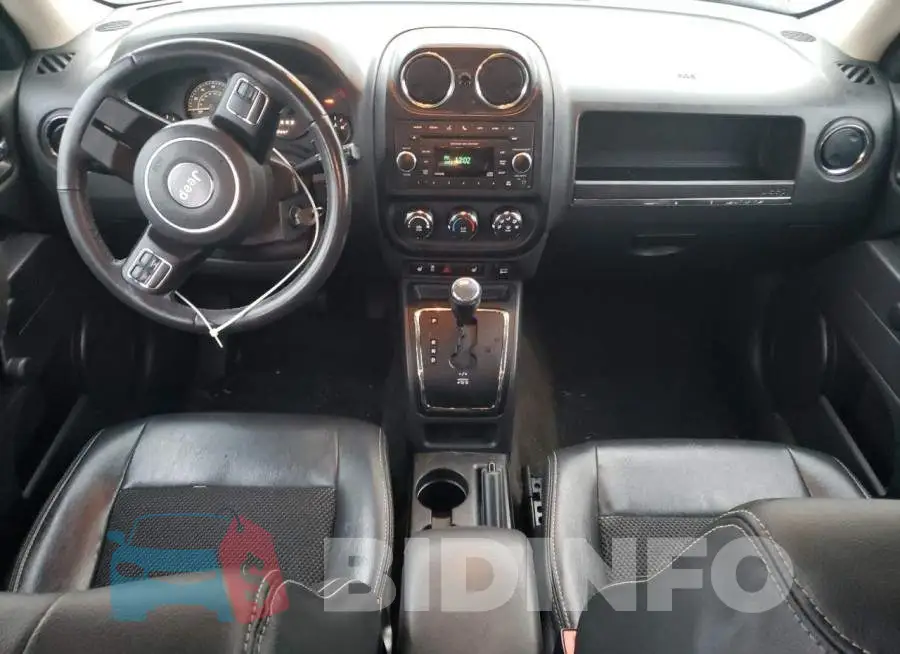 1C4NJRBBXHD159702 Photo# 8