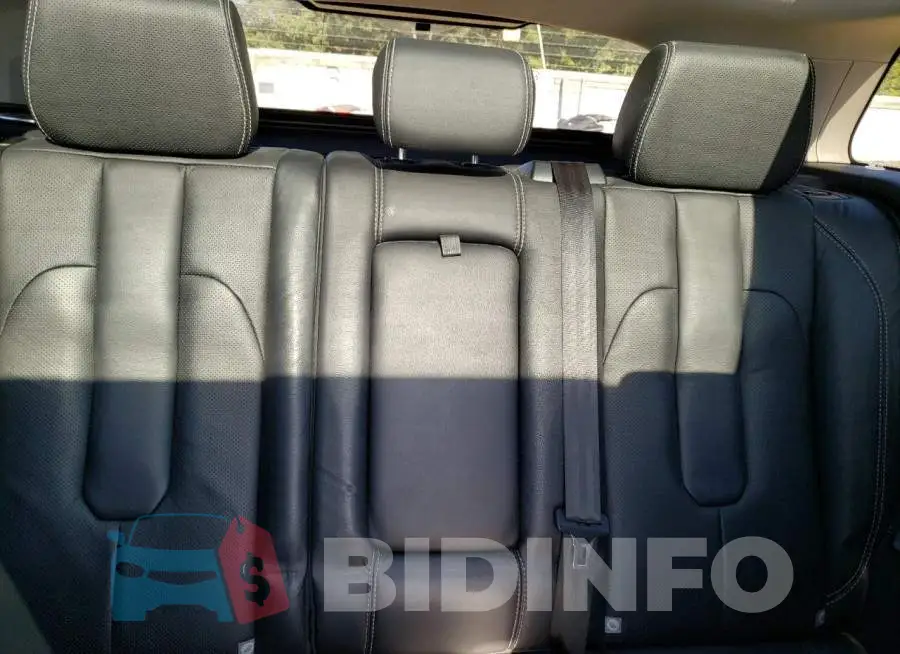 SALVT2BG6FH968190 Photo# 10