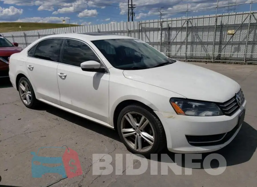 1VWBS7A33EC061821 Photo# 4