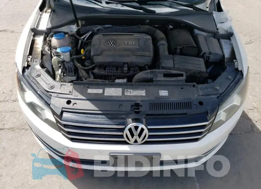 1VWBS7A33EC061821 Photo# 11