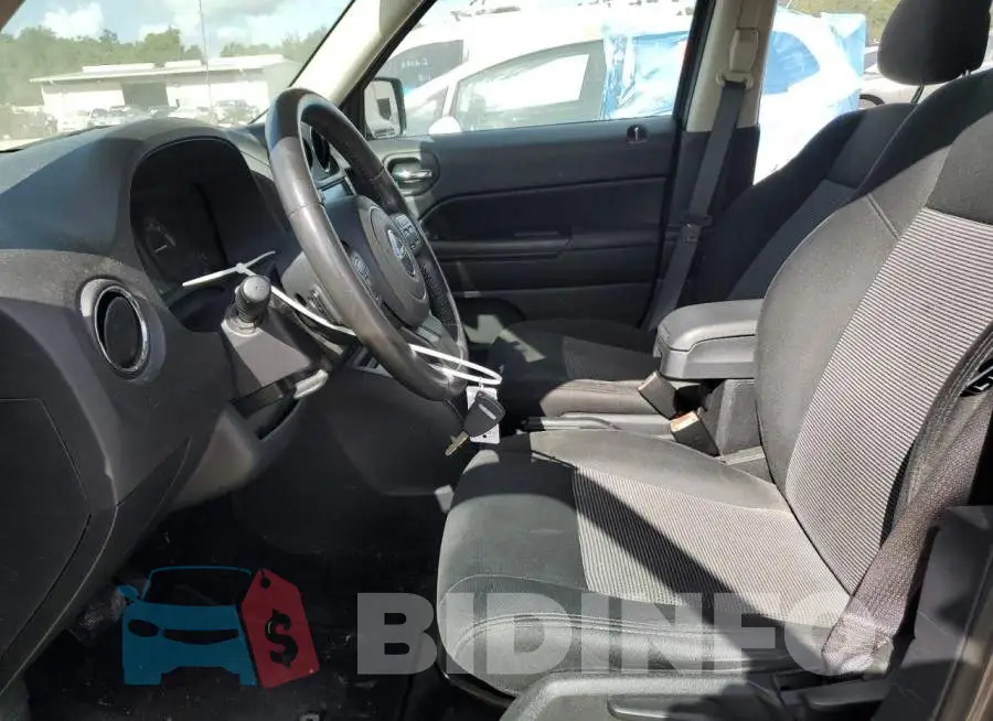 1C4NJPFB7FD210133 Photo# 7