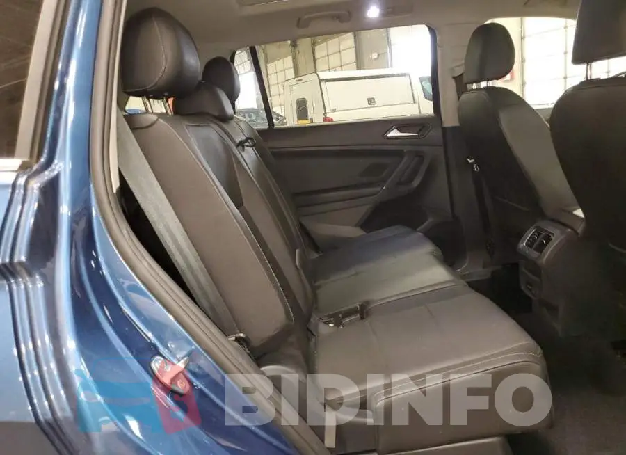 3VV3B7AX7JM021018 Photo# 11