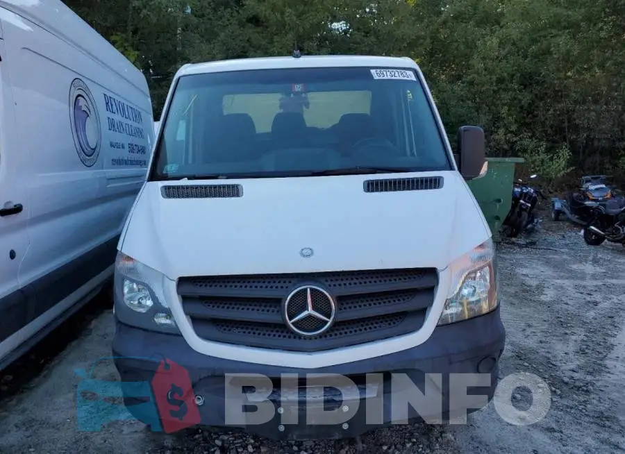 WD3PE7DC3FP110936 Photo# 5