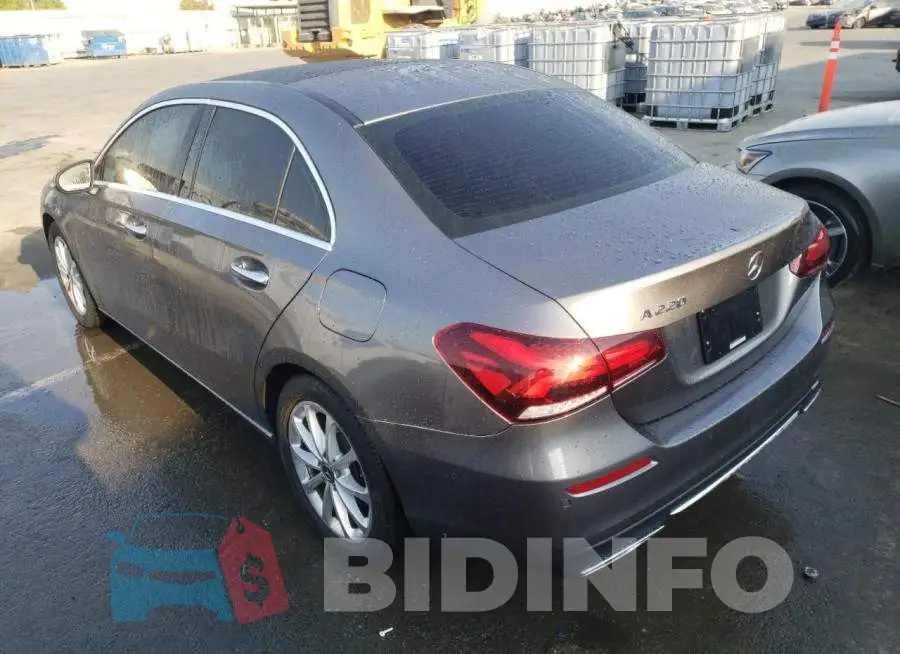 WDD3G4EB6KW027963 Photo# 2