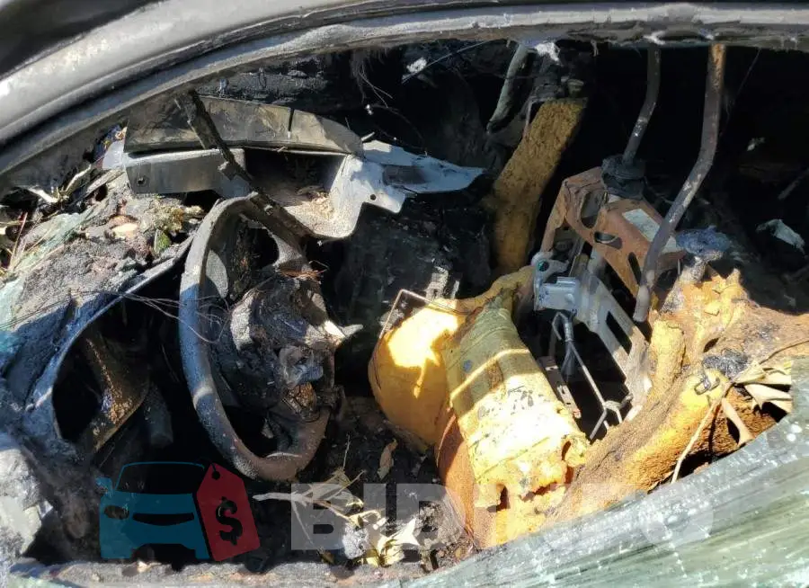 2C3CDXCT3HH660819 Photo# 7