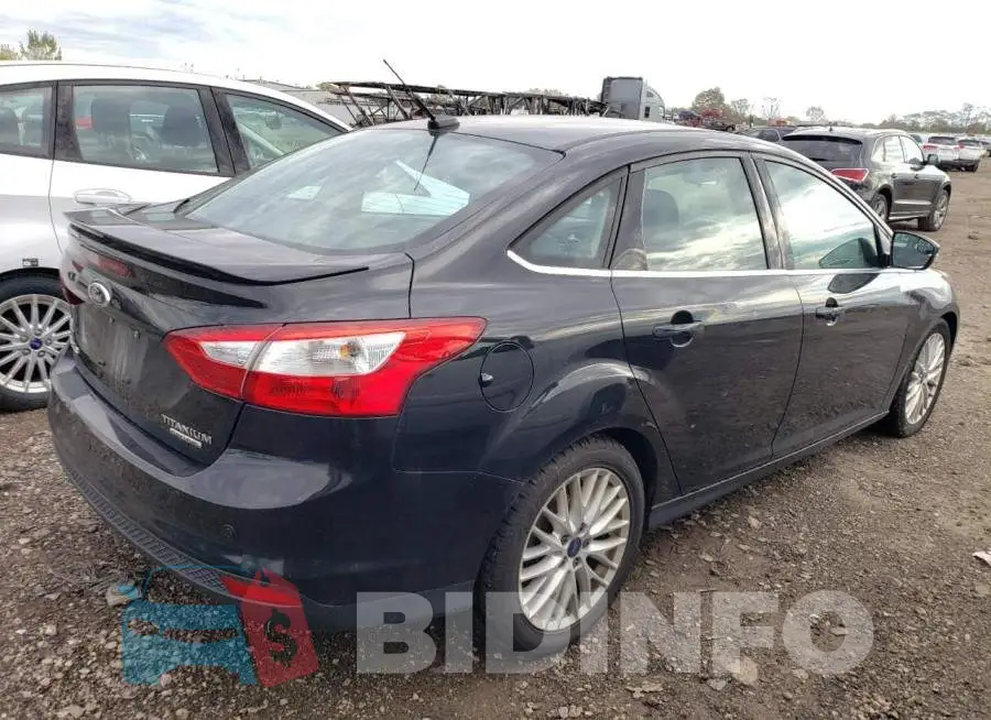 1FADP3J20EL430721 Photo# 3
