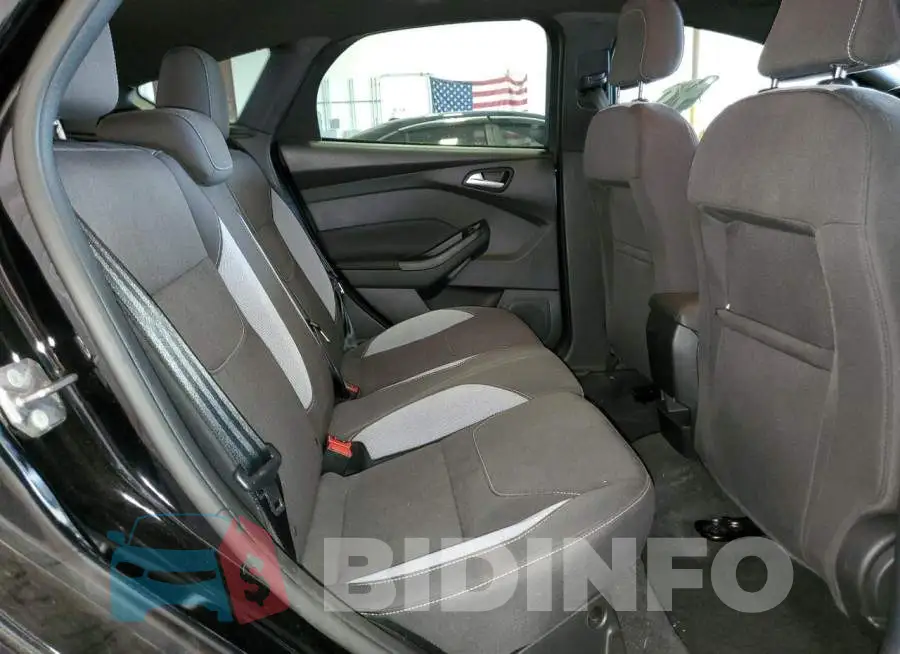 1FADP3L92JL281894 Photo# 10