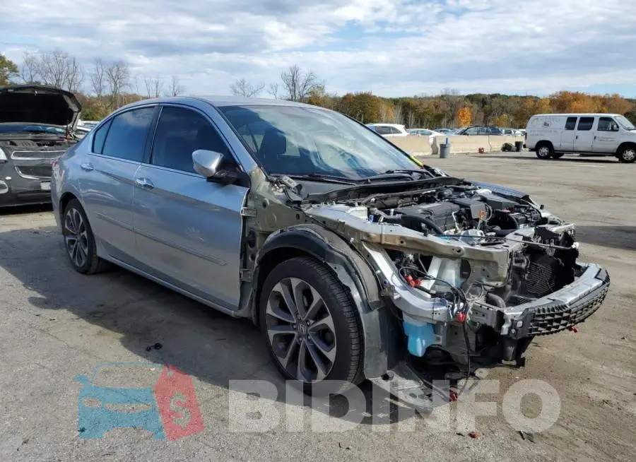1HGCR2F58FA152548 Photo# 4
