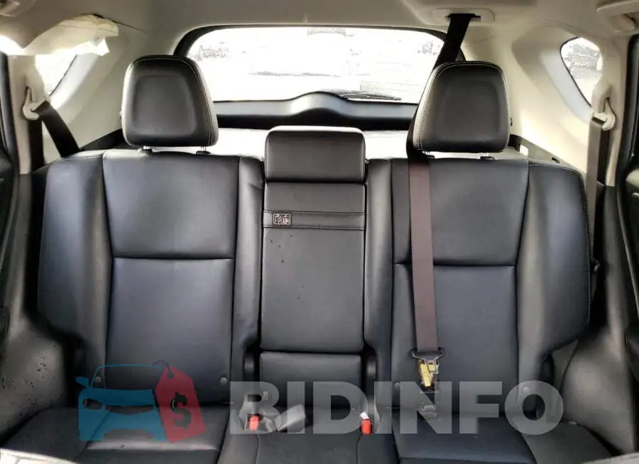 JTMDJREV9HD110556 Photo# 10
