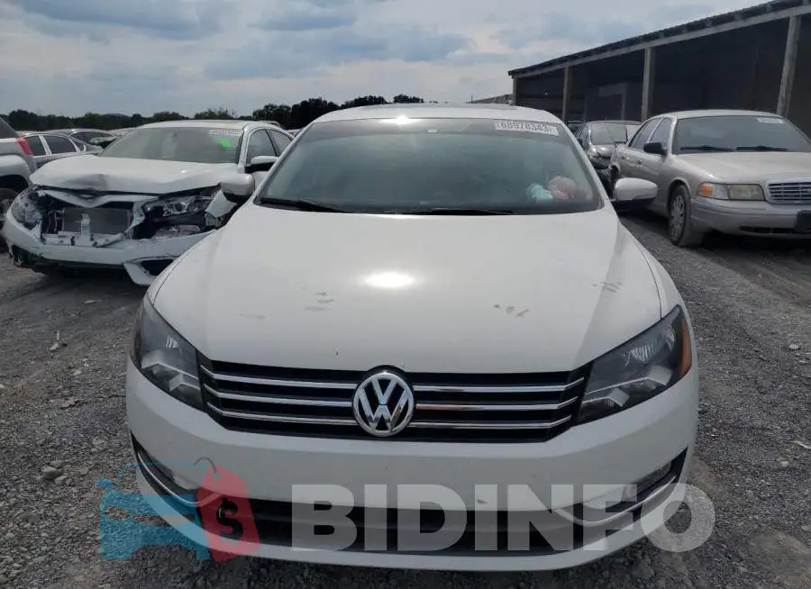 1VWBS7A39FC018103 Photo# 5