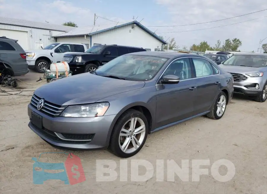 1VWBS7A3XEC074811 Photo# 1