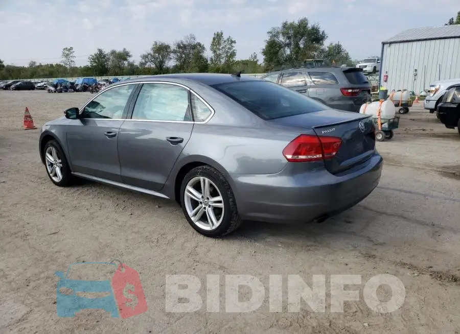 1VWBS7A3XEC074811 Photo# 2