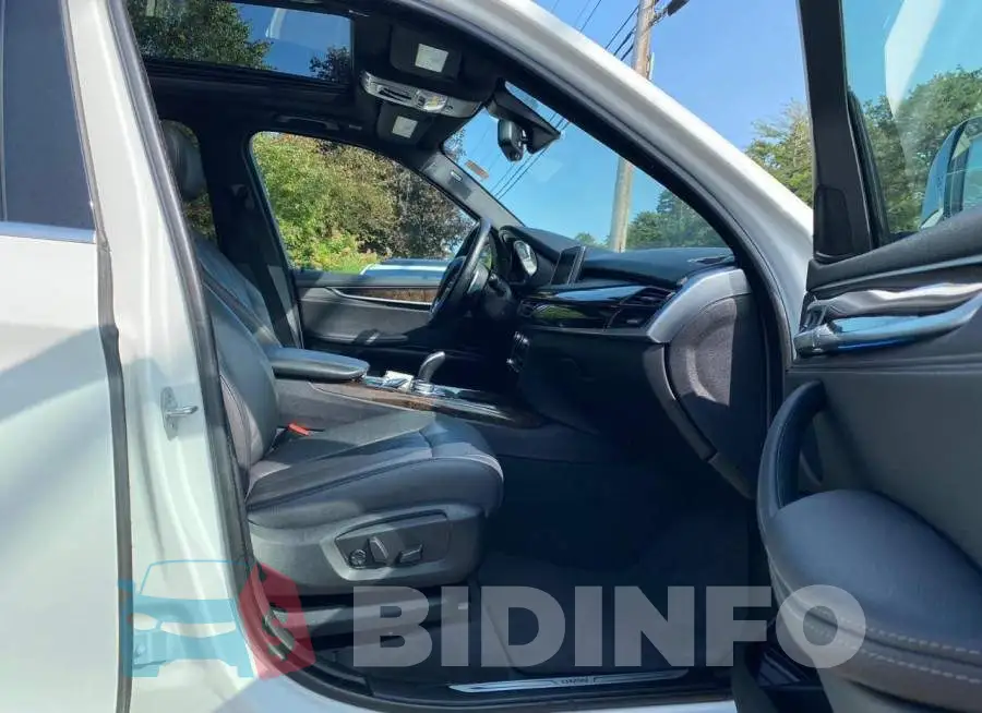 5UXKS4C5XJ0Z89927 Photo# 5