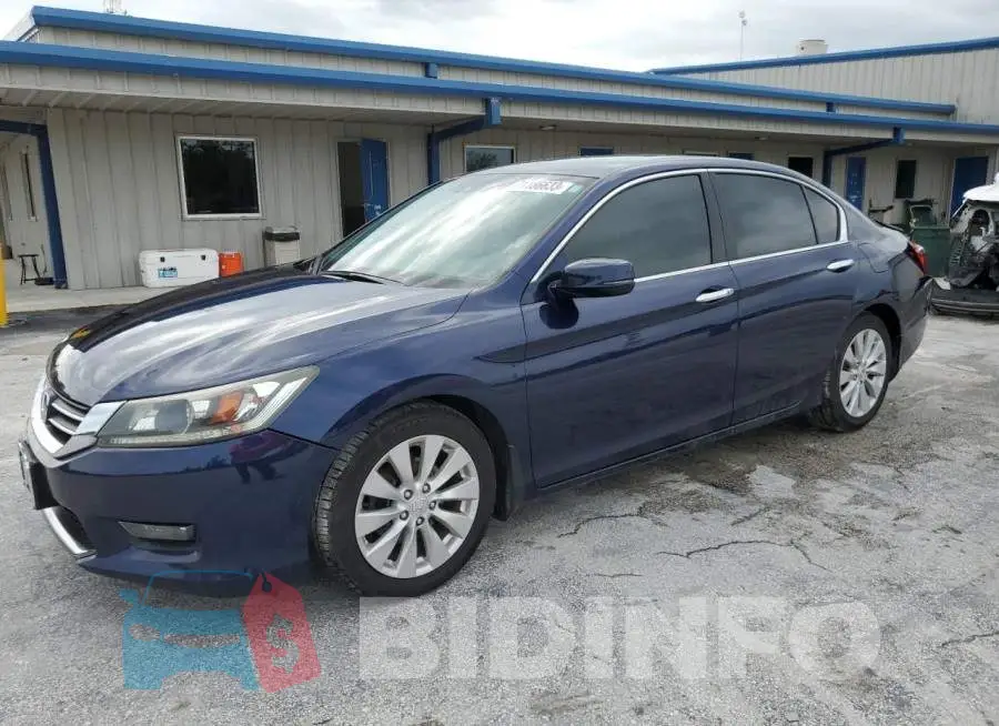 1HGCR2F85EA152161 Photo# 1