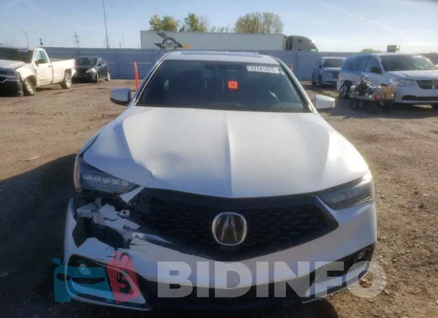 19UUB1F60KA008157 Photo# 5