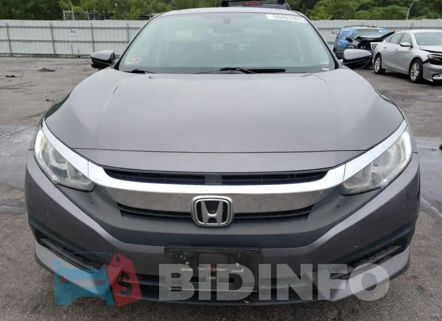 19XFC2F70GE229717 Photo# 5