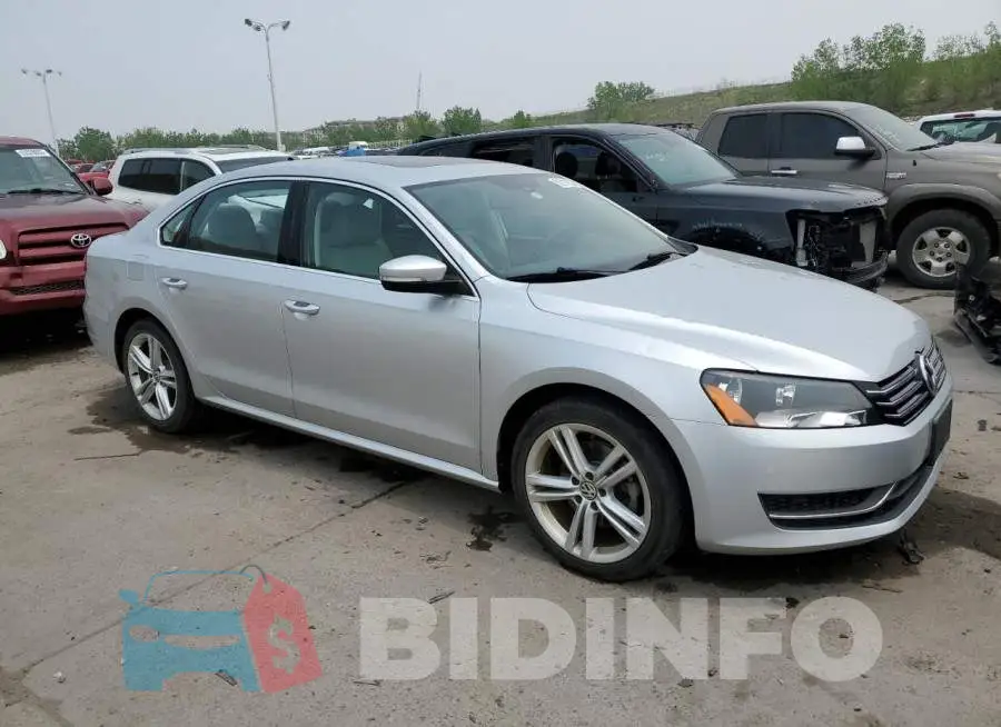 1VWBS7A35EC049363 Photo# 4