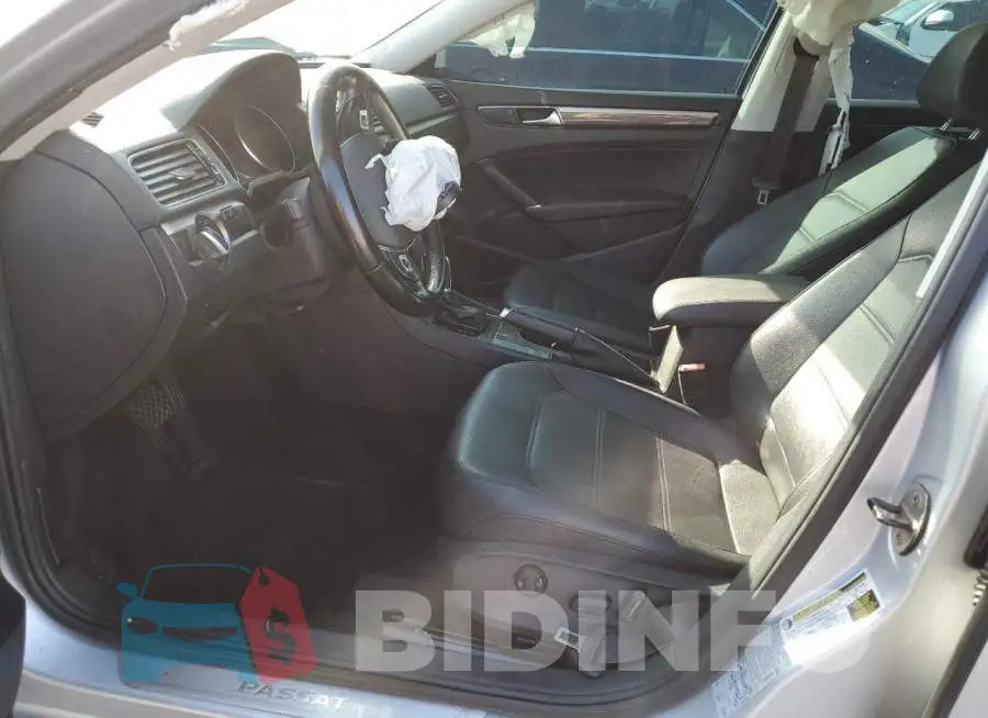 1VWGT7A34HC076111 Photo# 7