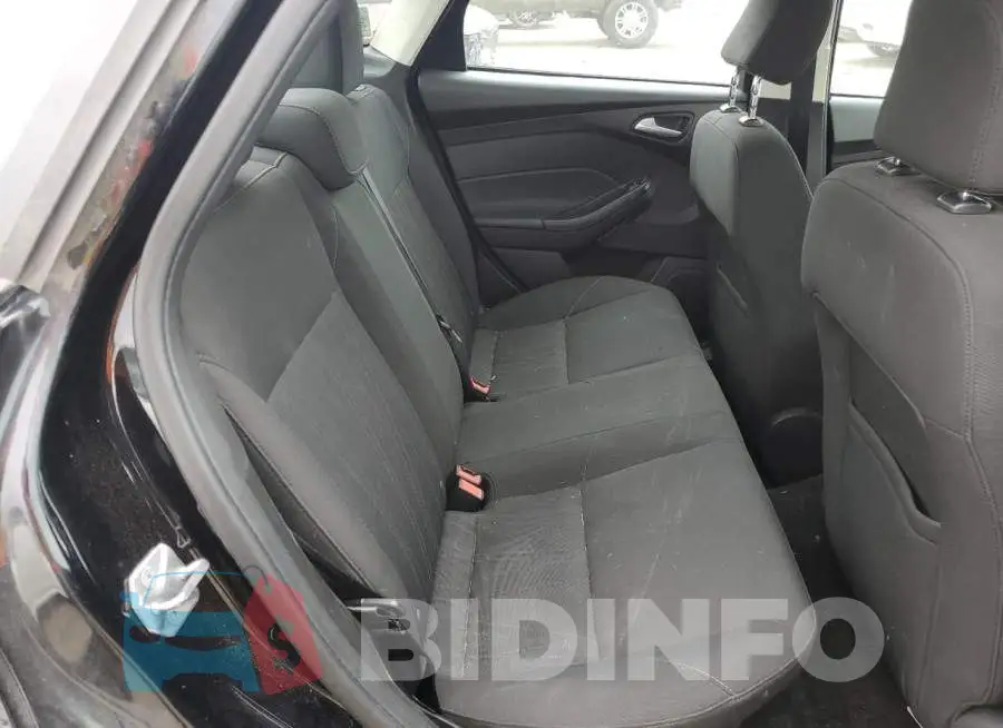 1FADP3F27GL237753 Photo# 10