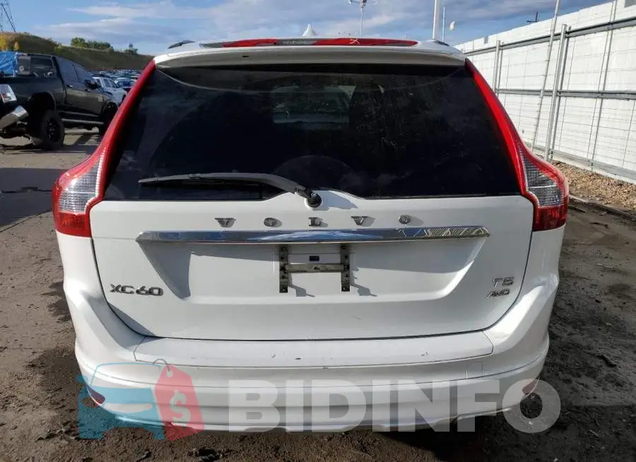 YV4612RK7F2734099 Photo# 6