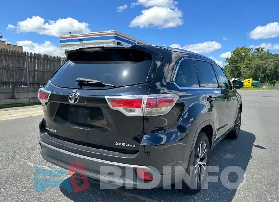 5TDJKRFH4GS252244 Photo# 4