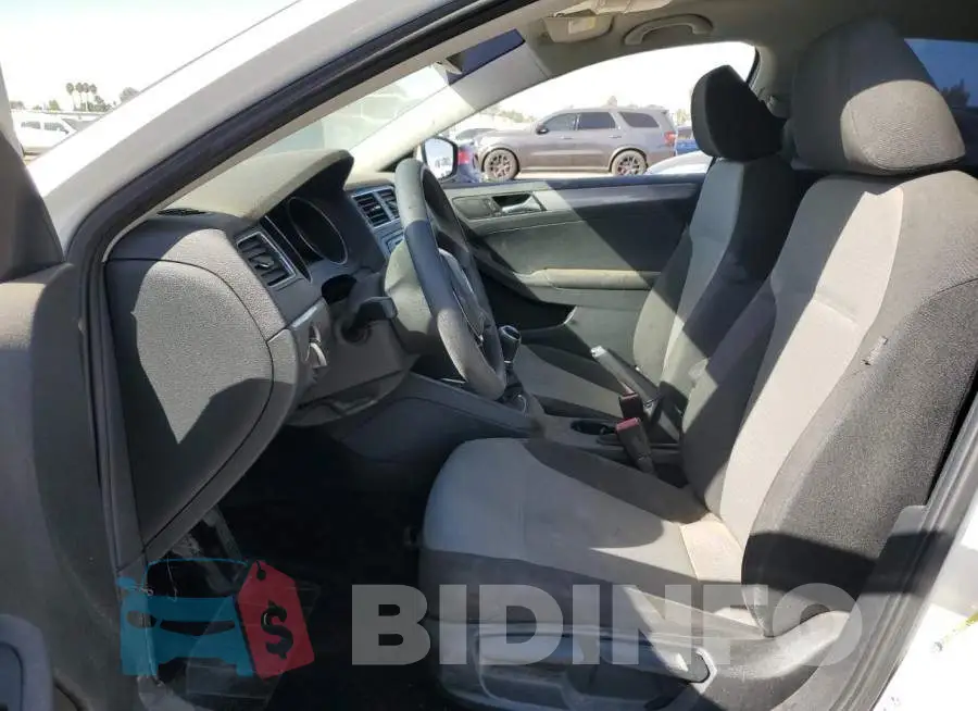 3VW167AJ2HM277810 Photo# 7