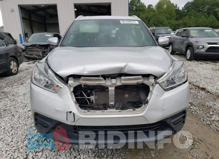 3N1CP5CU9JL538272 Photo# 5