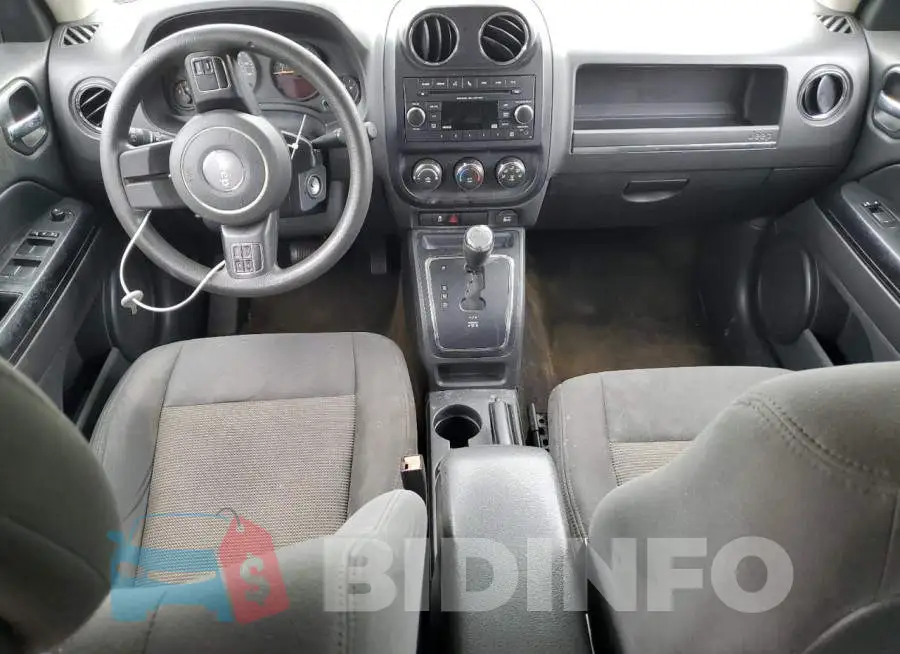 1C4NJPBB3GD716792 Photo# 8