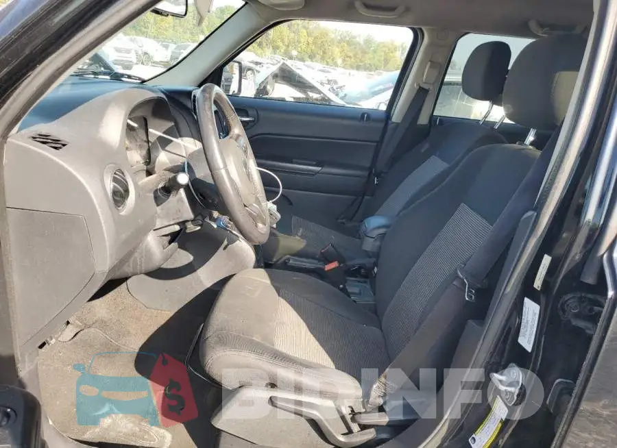 1C4NJPFB7ED786433 Photo# 7