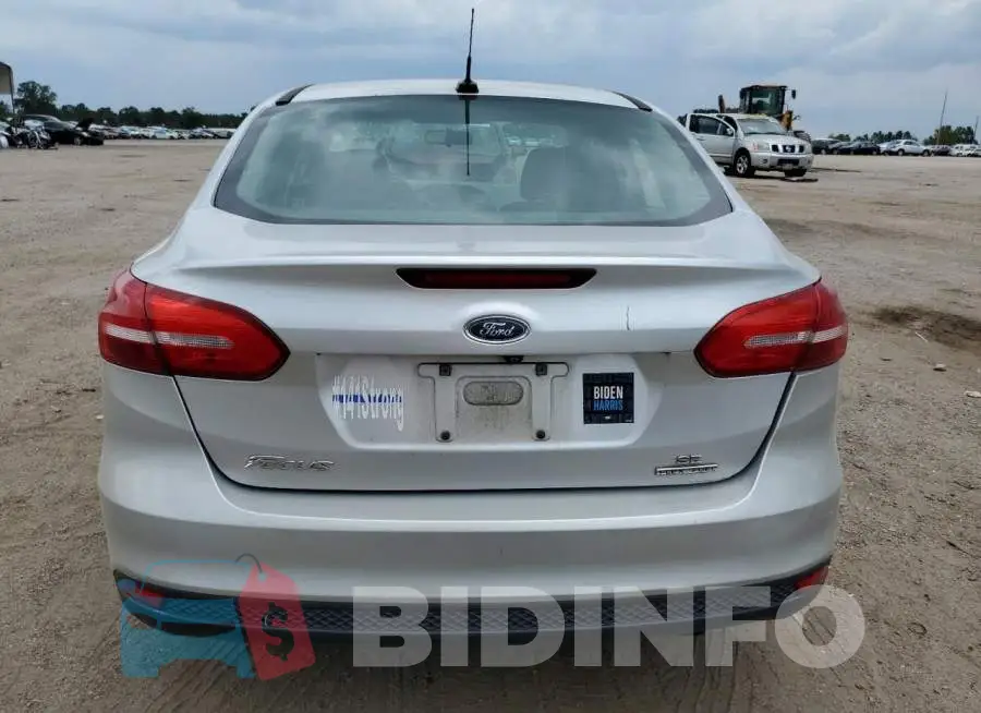 1FADP3F2XGL338057 Photo# 6