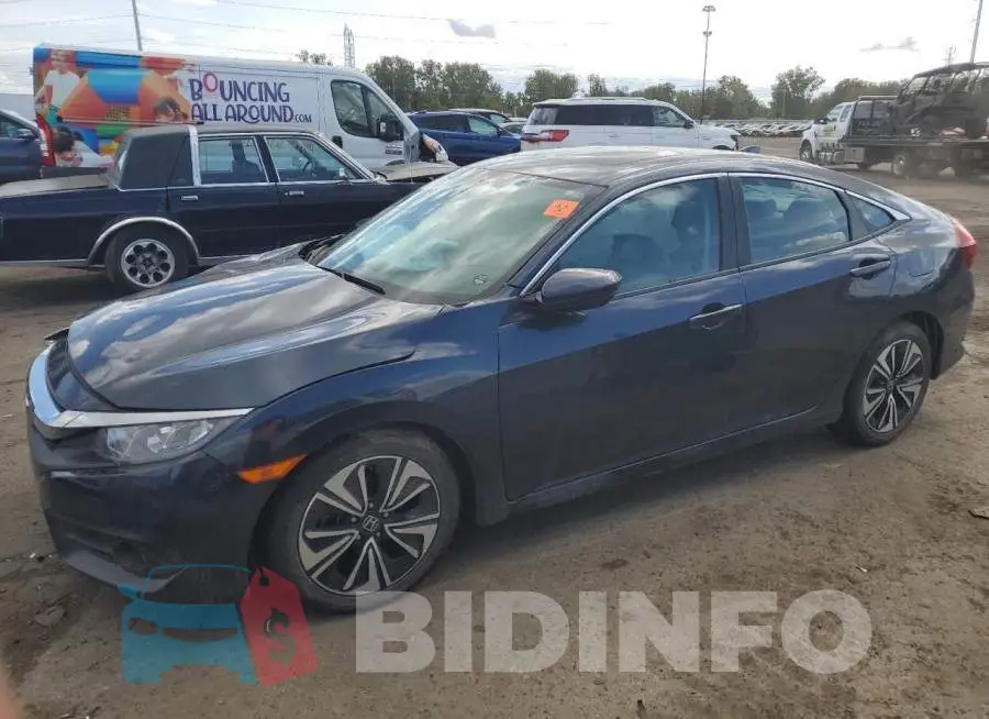 19XFC1F37HE005899 Photo# 1