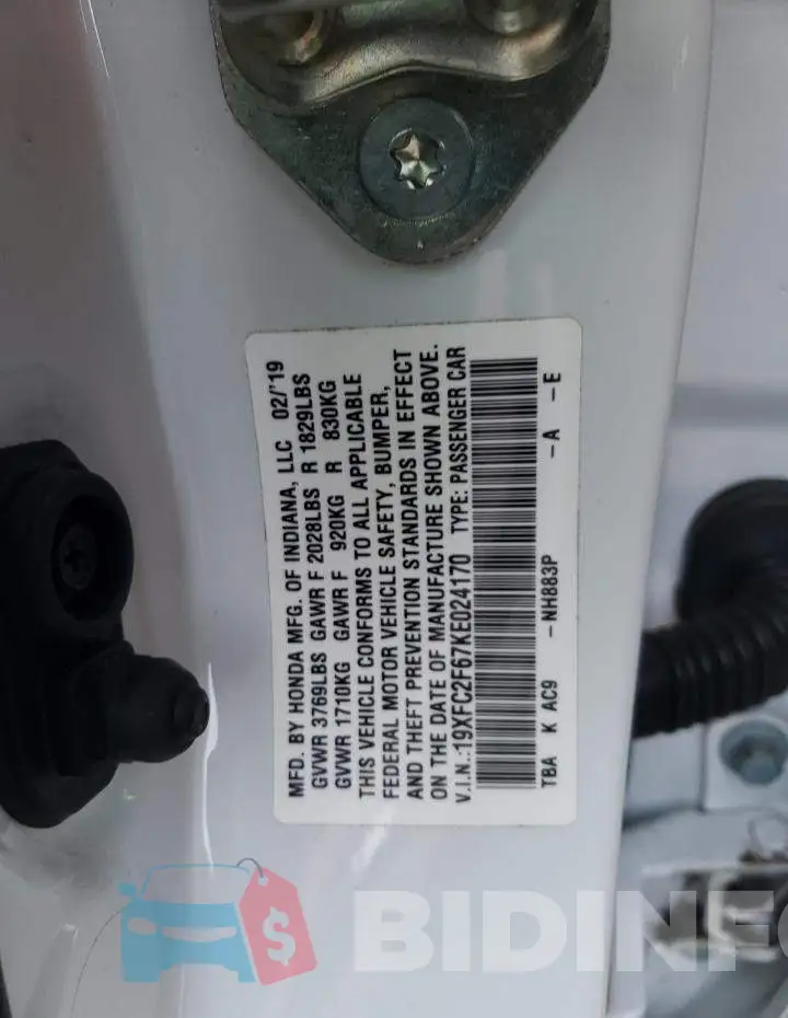 19XFC2F67KE024170 Photo# 12