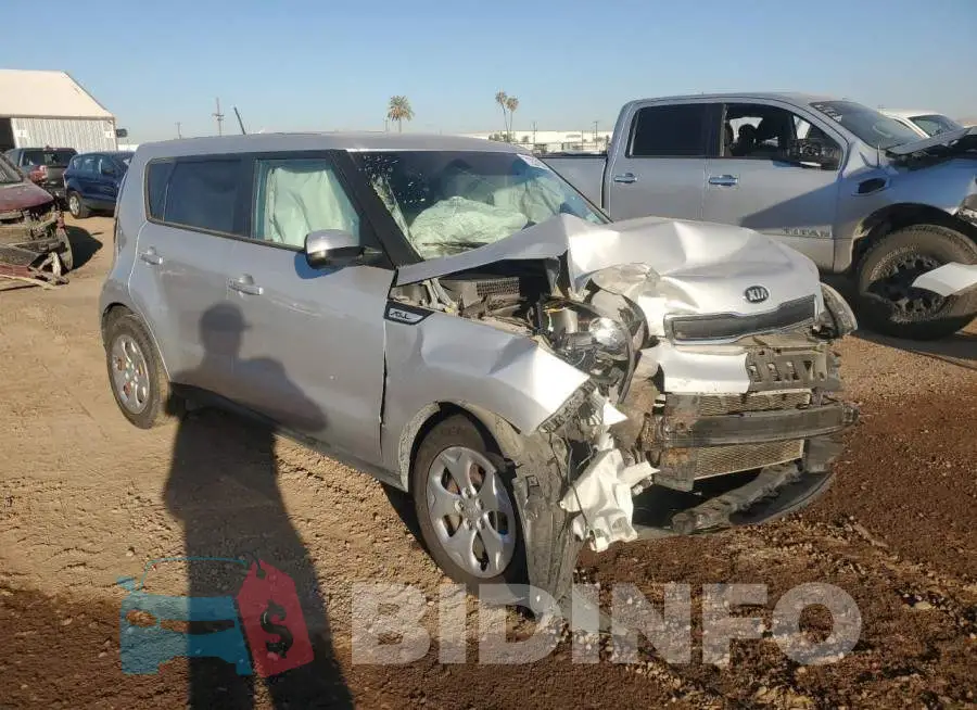 KNDJN2A25F7765576 Photo# 4