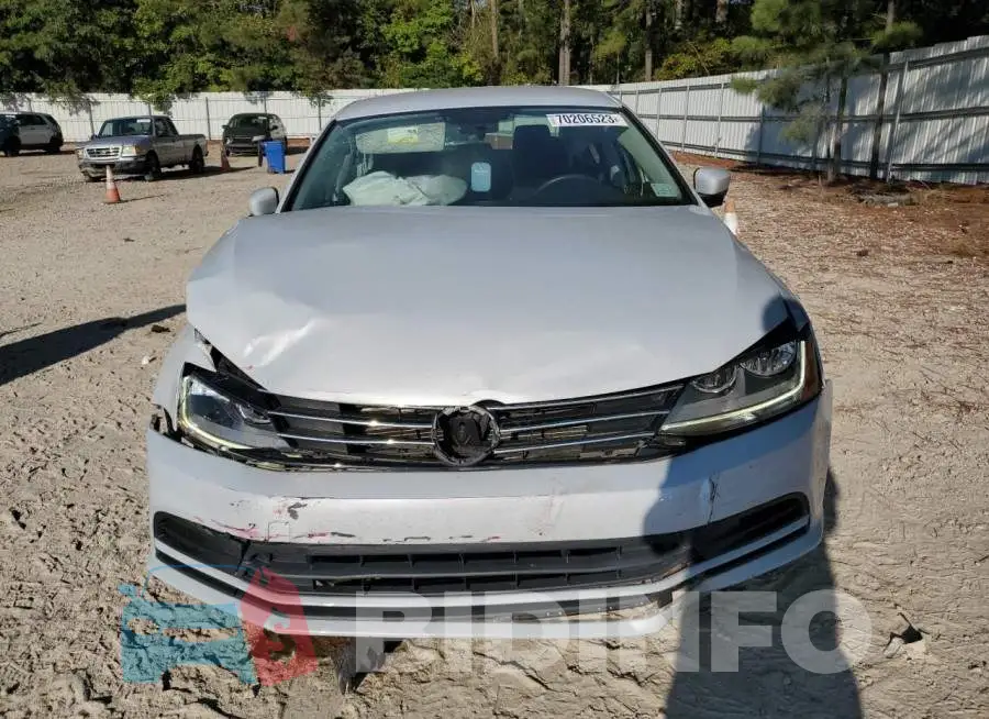 3VW2B7AJ5HM382034 Photo# 5