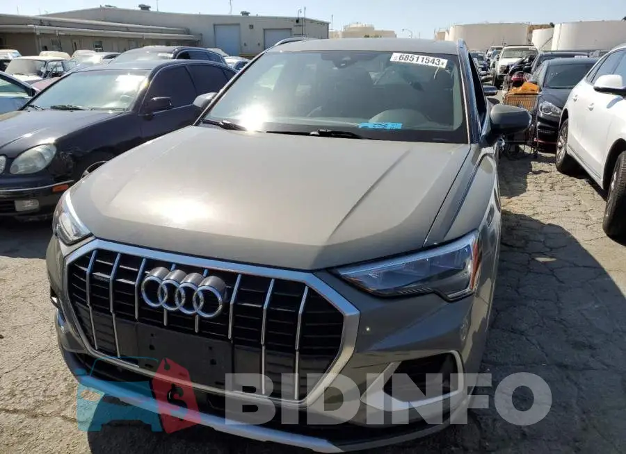 WA1AECF33L1040512 Photo# 5