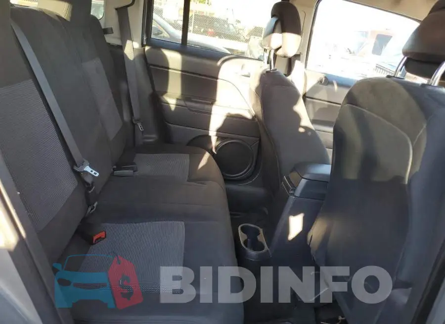 1C4NJRFB6ED760062 Photo# 11