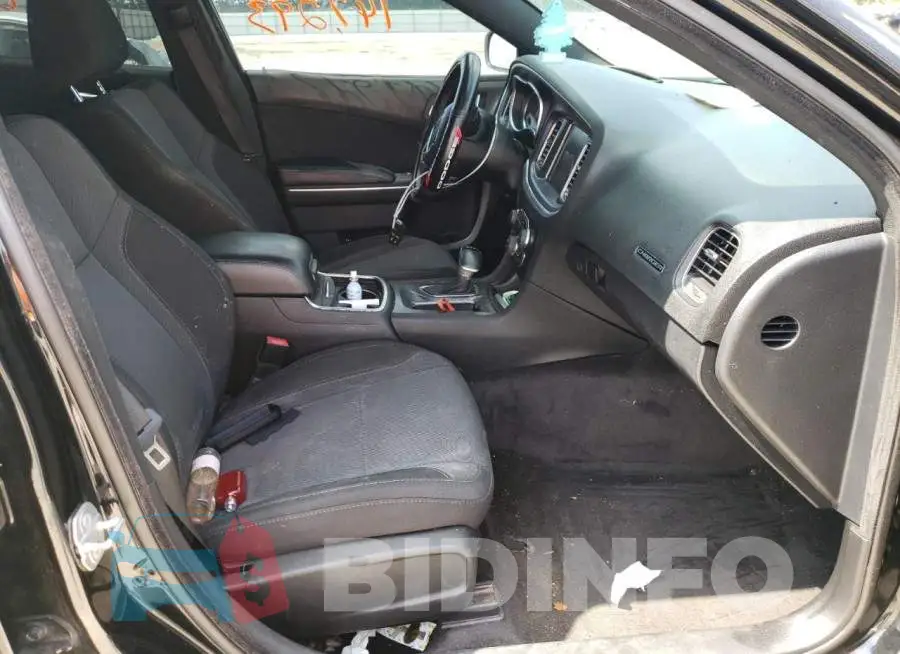 2C3CDXCT8GH186316 Photo# 5