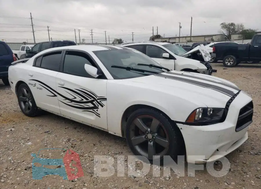 2C3CDXHG8EH303417 Photo# 4