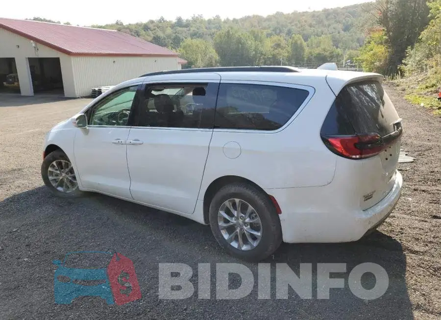 2C4RC3BG6NR148838 Photo# 2
