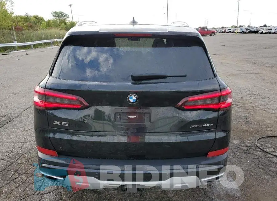 5UXTA6C03M9E36773 Photo# 6