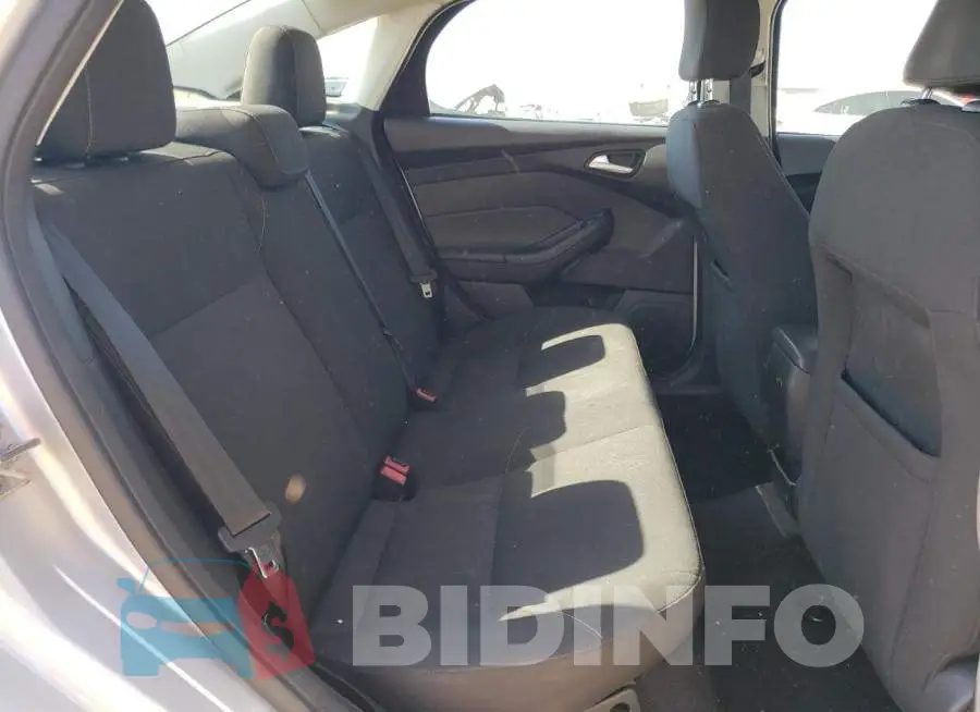 1FADP3F21GL230961 Photo# 10